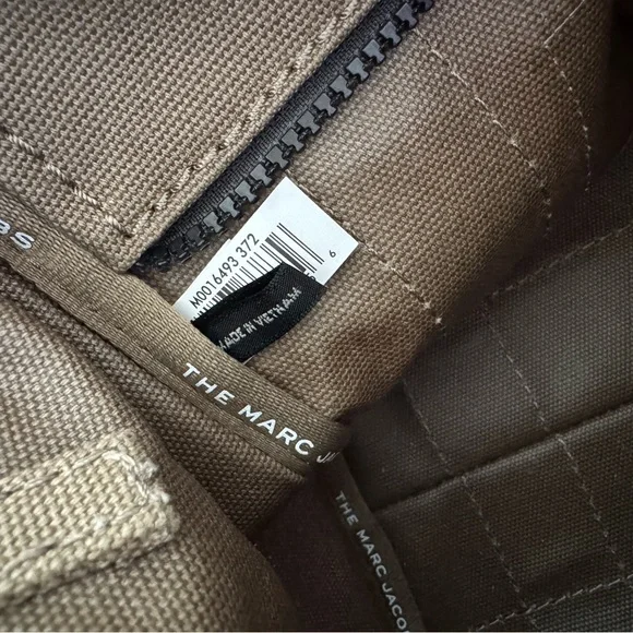 Marc Jacobs 'The Tote Bag' Canvas Tote in green - Picture 5 of 8